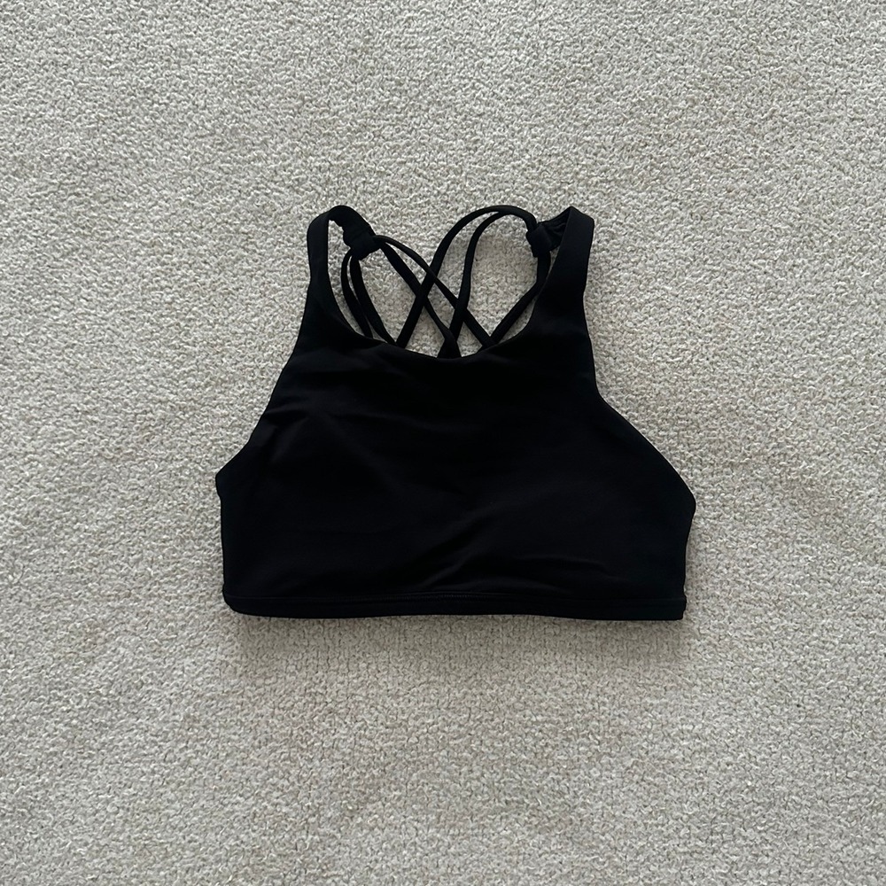 lululemon Free To Be Wild High Neck Bra size 4 in Black